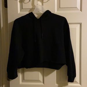 CROPPED HOODIE